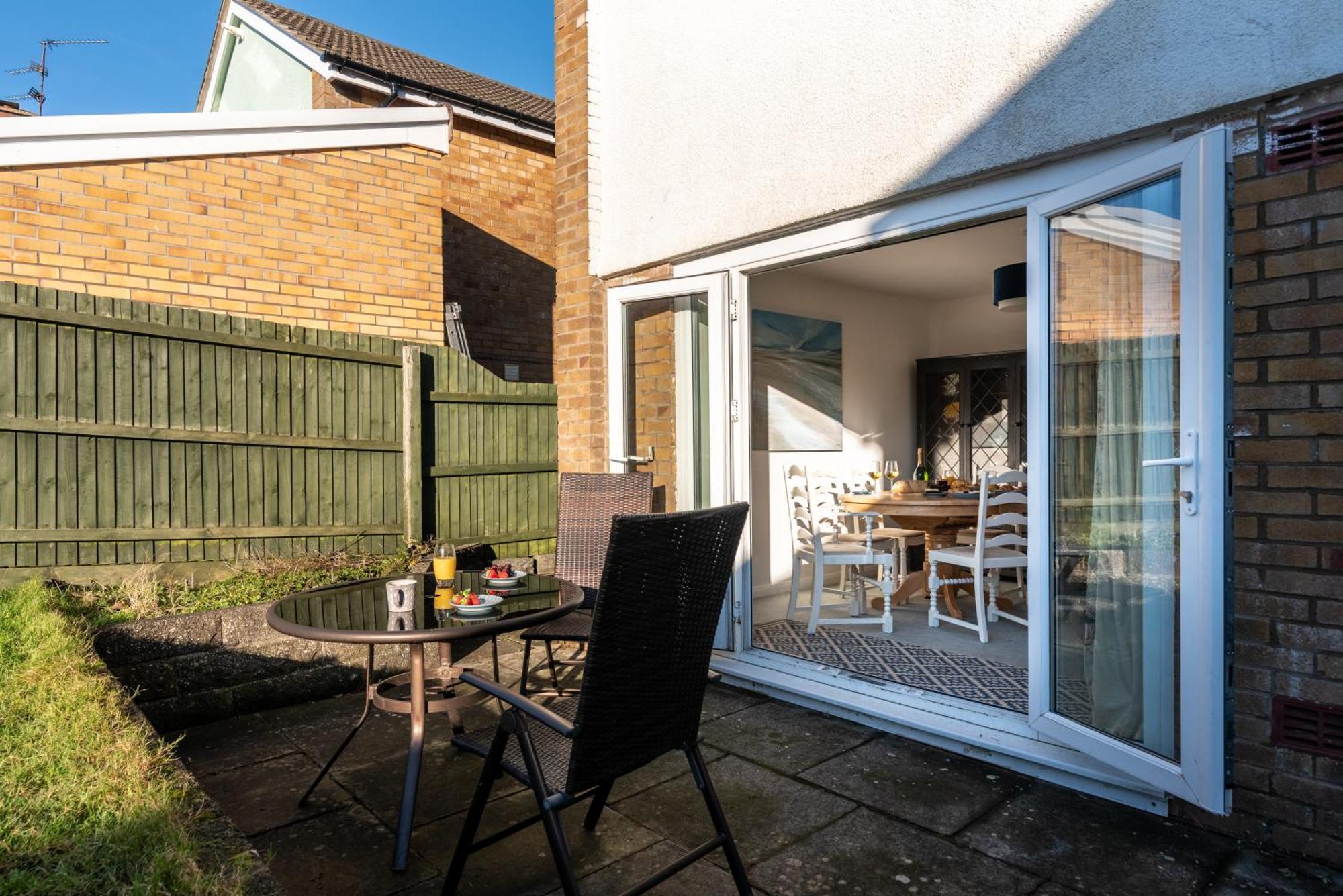 Port View House 3-Bedroom Self Catering Family Home With Garden Near Cardiff Exterior foto